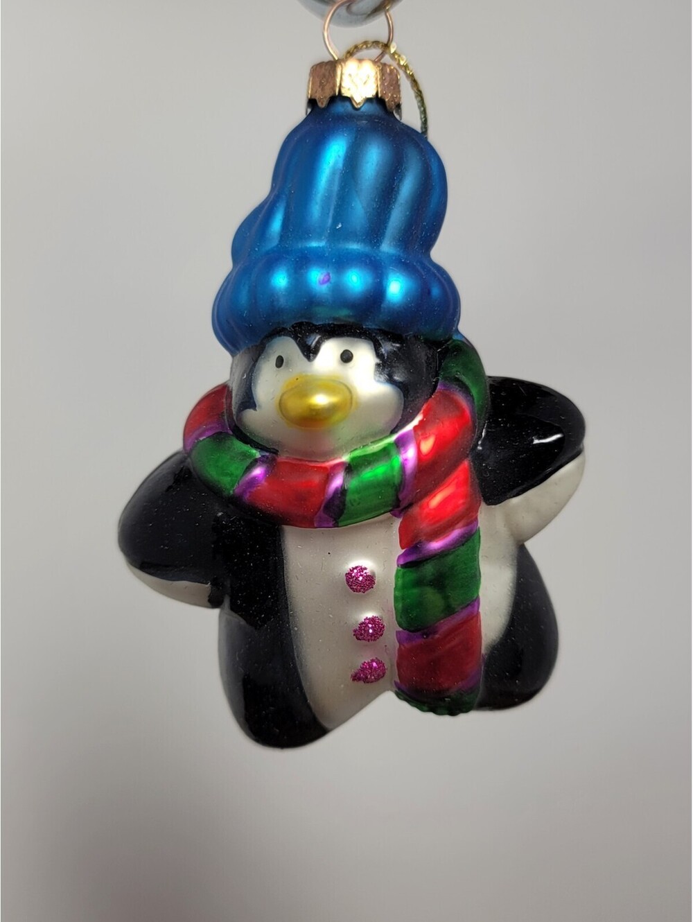 Thomas Pacconi  Blown Glass PENGUIN Christmas Tree Ornament Blue Hat Scarf Star